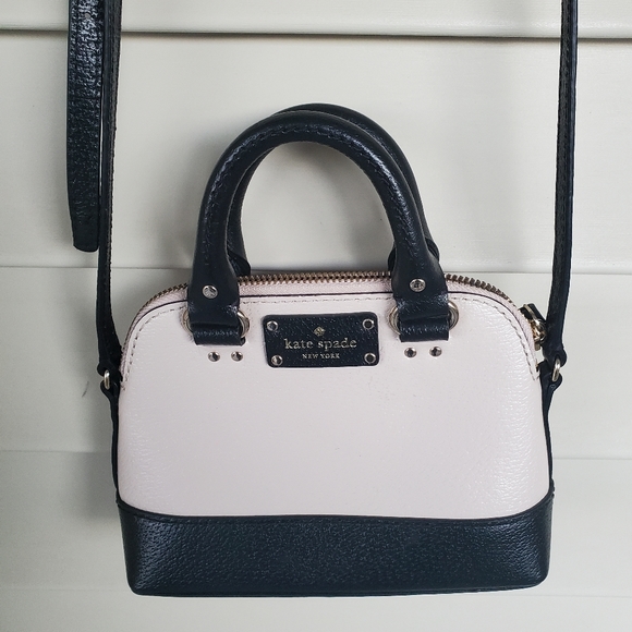 Kate Spade New York Berkeley Lane Hannah Mini Black & Cream Cross Body Bag. - Picture 1 of 16